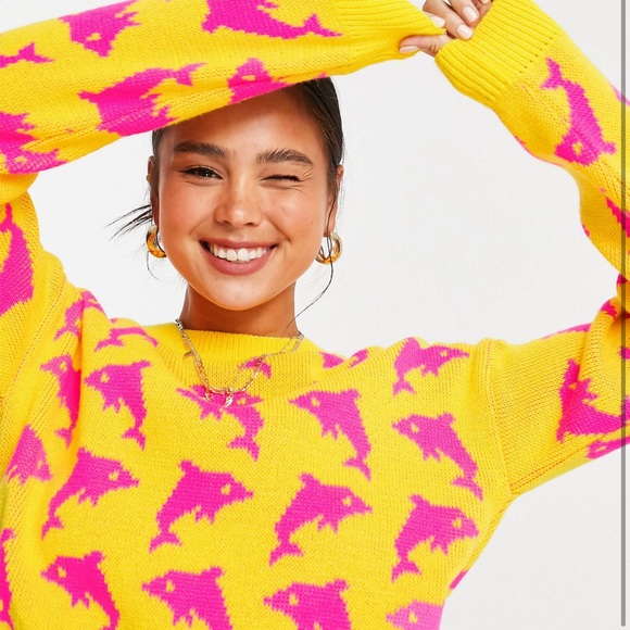 Cropped Sweater - Picture 3 of 6